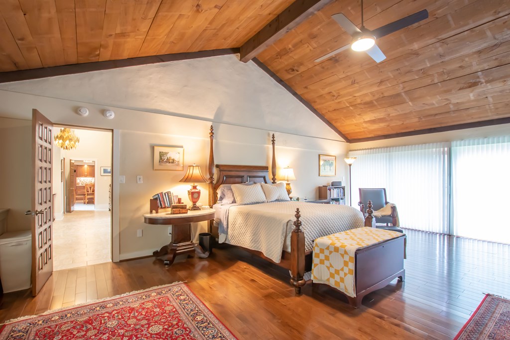 Bristol, Tennessee 37620, United States, 6 Bedrooms Bedrooms, ,5 BathroomsBathrooms,Residential,Active,108978