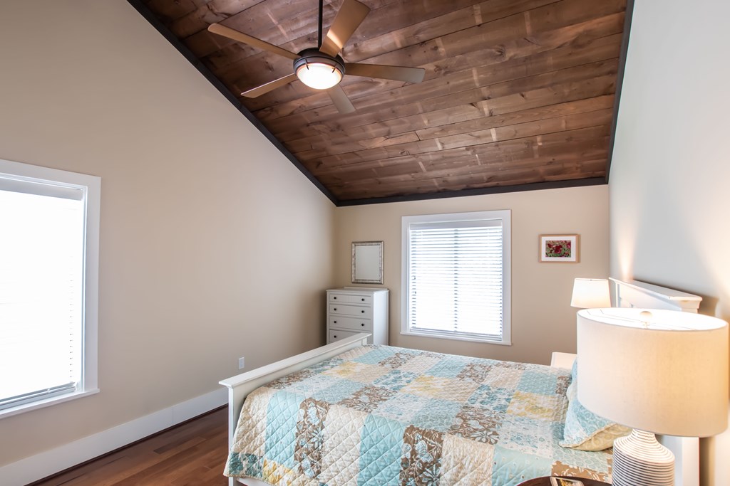 Bristol, Tennessee 37620, United States, 6 Bedrooms Bedrooms, ,5 BathroomsBathrooms,Residential,Active,108978