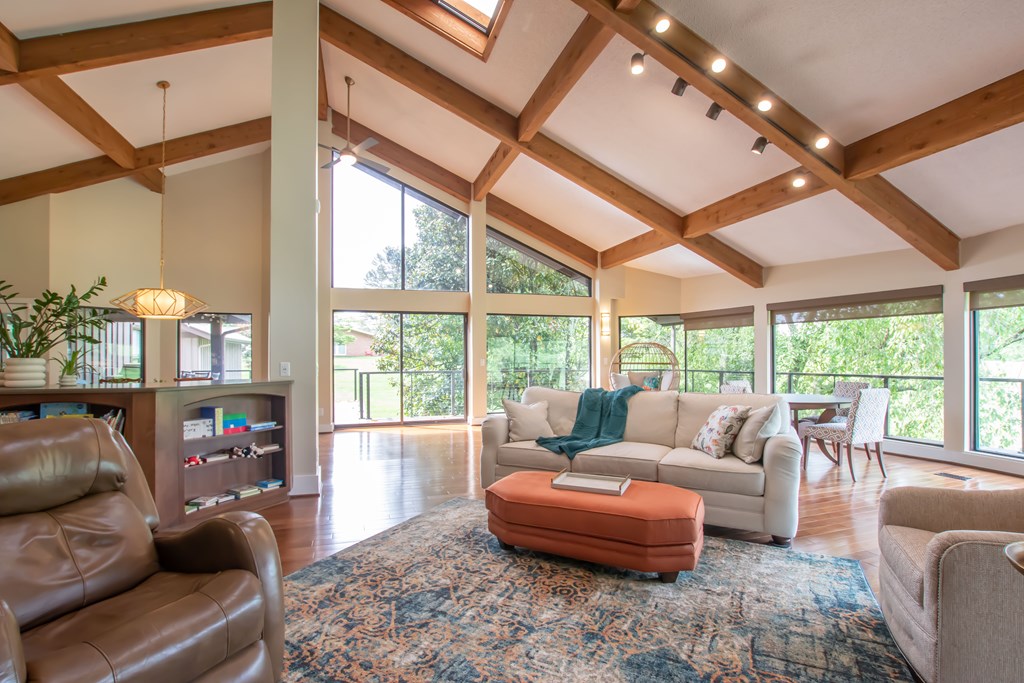 Bristol, Tennessee 37620, United States, 6 Bedrooms Bedrooms, ,5 BathroomsBathrooms,Residential,Active,108978