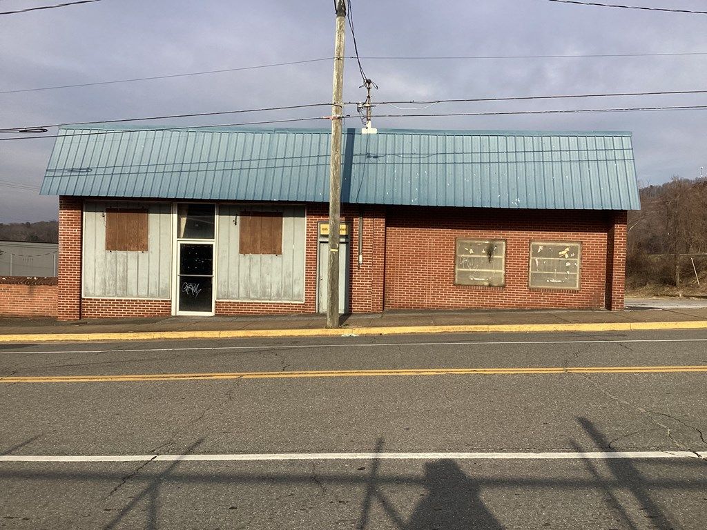 Photo of 313 S Main Street, Galax, VA 24333 (MLS # 98962)