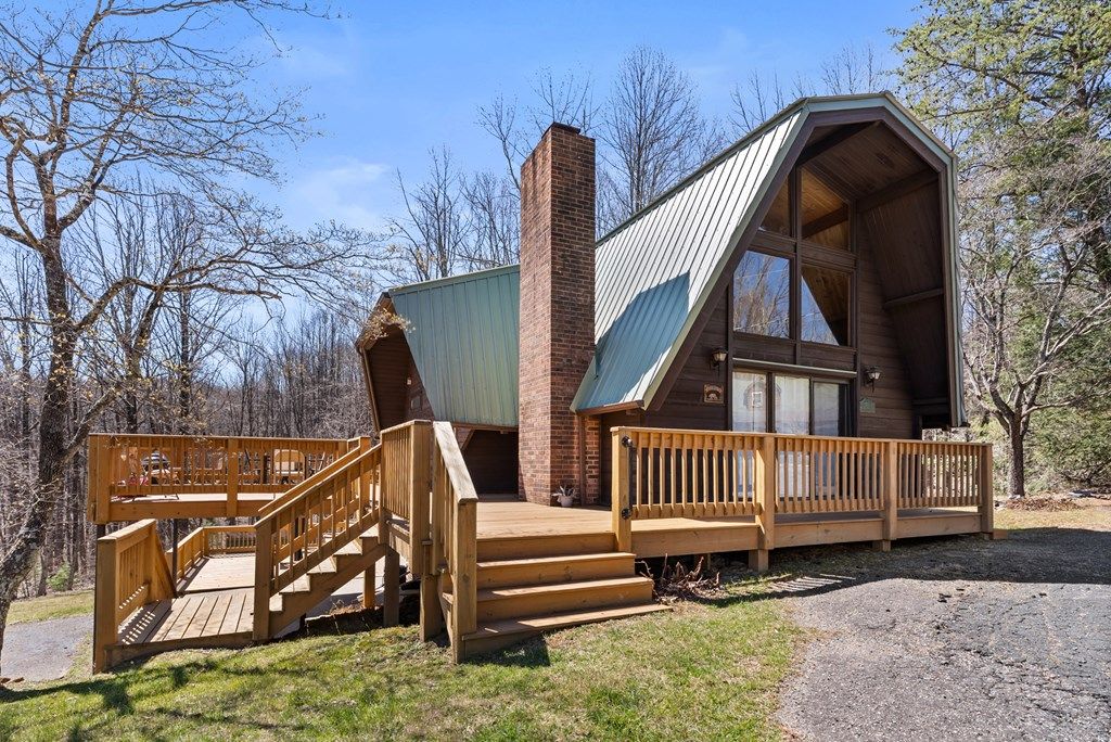 Photo of 58 Meadowview Trail, Fancy Gap, VA 24328 (MLS # 109456)