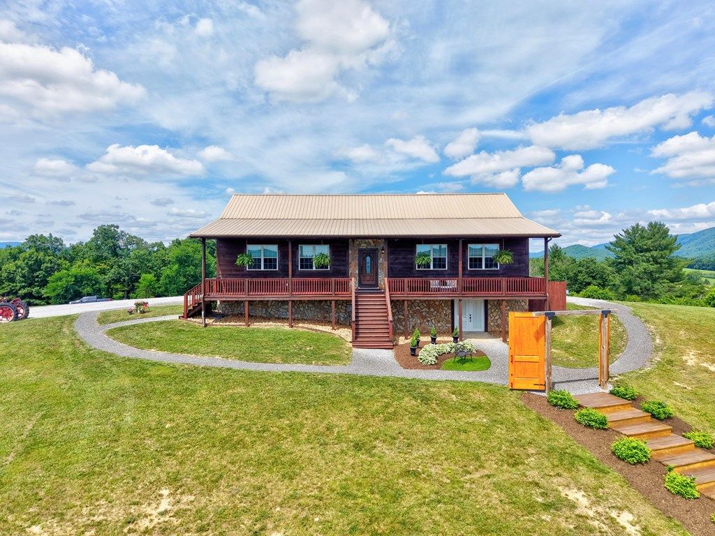 Photo of 639 Wagon Wheel Rd, Elk Creek, VA 24326 (MLS # 110766)