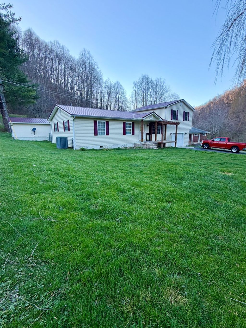 Photo of 6215 Pounding Mill Branch Rd, Pounding Mill, VA 24637 (MLS # 109292)
