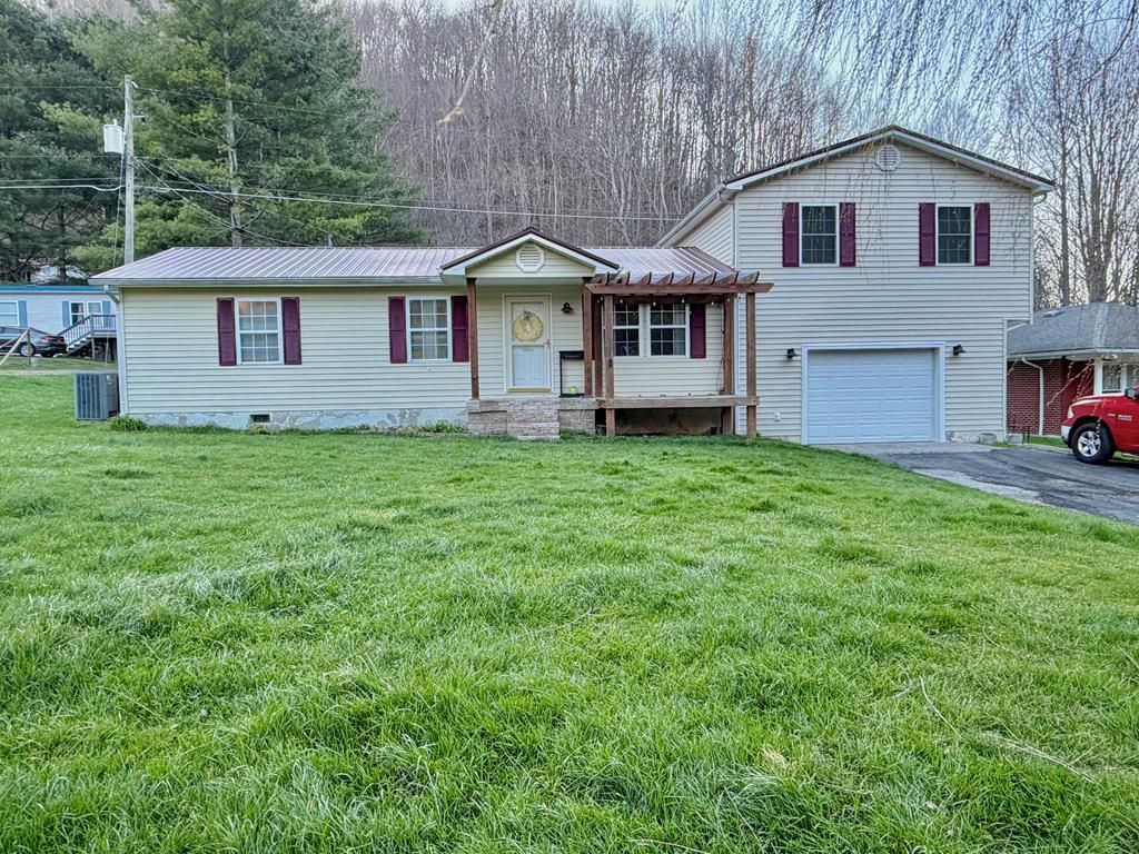 Photo of 6215 Pounding Mill Branch Rd, Pounding Mill, VA 24637 (MLS # 109292)