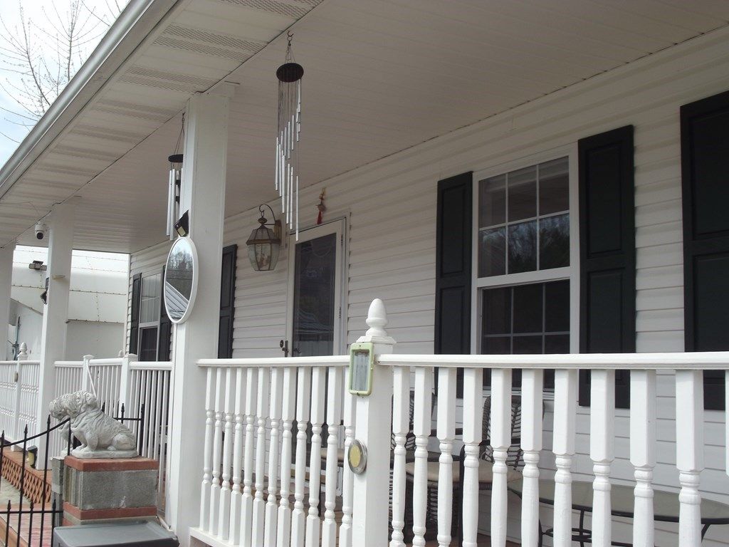 Photo of 108 Kimberley Ln, Richlands, VA 24641 (MLS # 104719)