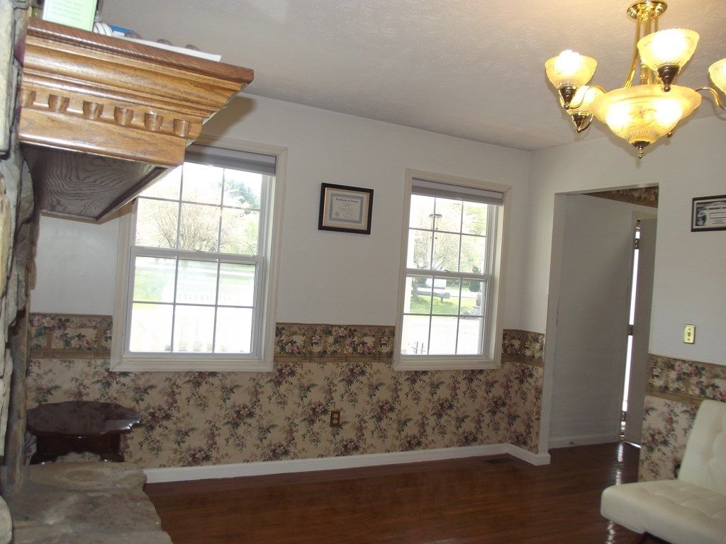 Photo of 108 Kimberley Ln, Richlands, VA 24641 (MLS # 104719)