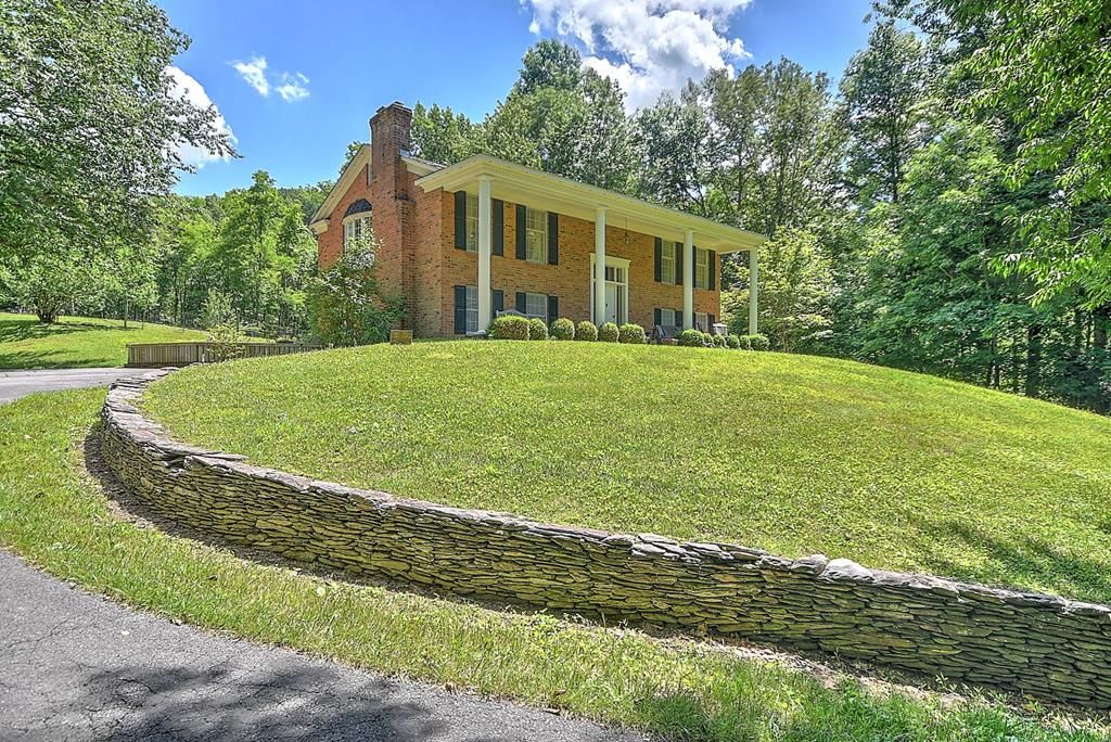 Photo of 20591 Azen Road, Damascus, VA 24236 (MLS # 110667)