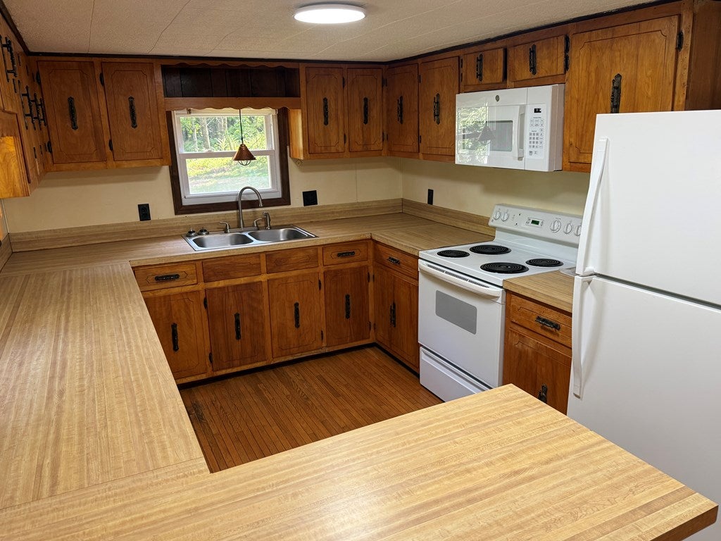 Photo of 1269 Crown Ridge Rd, Galax, VA 24333 (MLS # 110922)