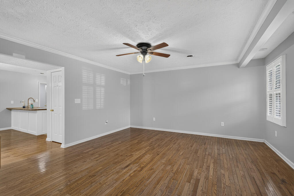 Photo of 806 Crosscreek Dr, Abingdon, VA 24210 (MLS # 111477)