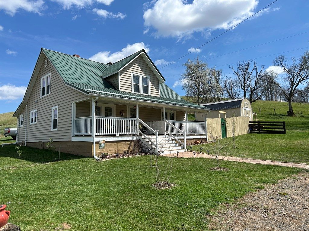 Photo of 1363 Forest Oak Road, Woodlawn, VA 24381 (MLS # 109500)