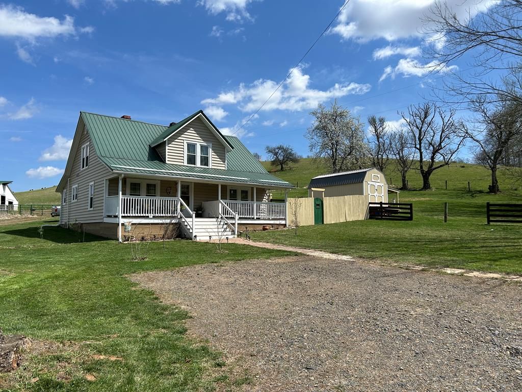 Photo of 1363 Forest Oak Road, Woodlawn, VA 24381 (MLS # 109500)