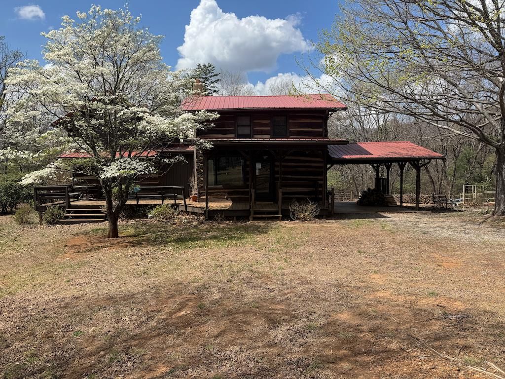 Photo of 145 Via Mountain Ln, Patrick Springs, VA 24133 (MLS # 109583)