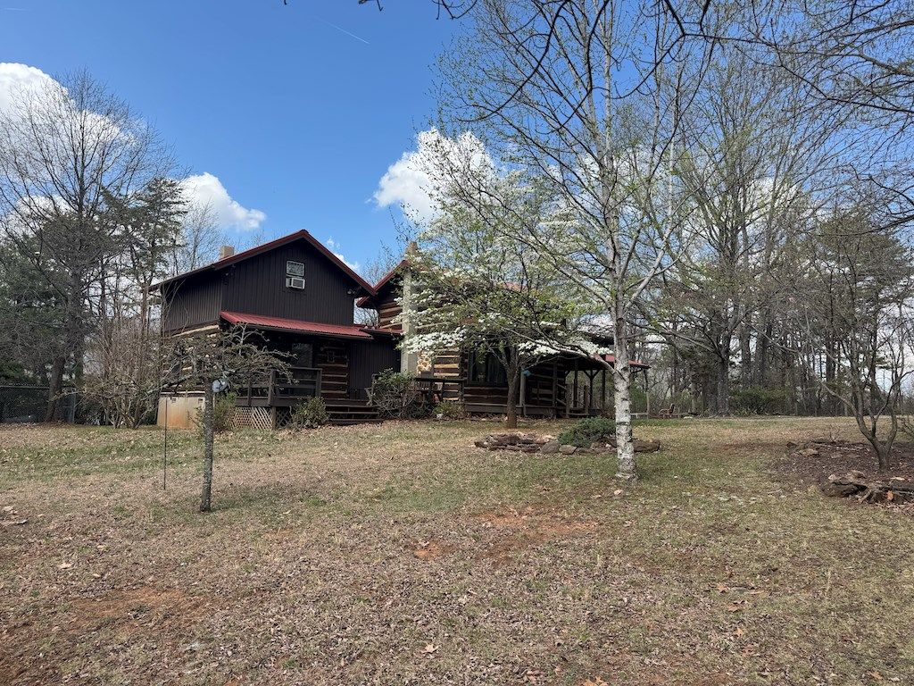 Photo of 145 Via Mountain Ln, Patrick Springs, VA 24133 (MLS # 109583)