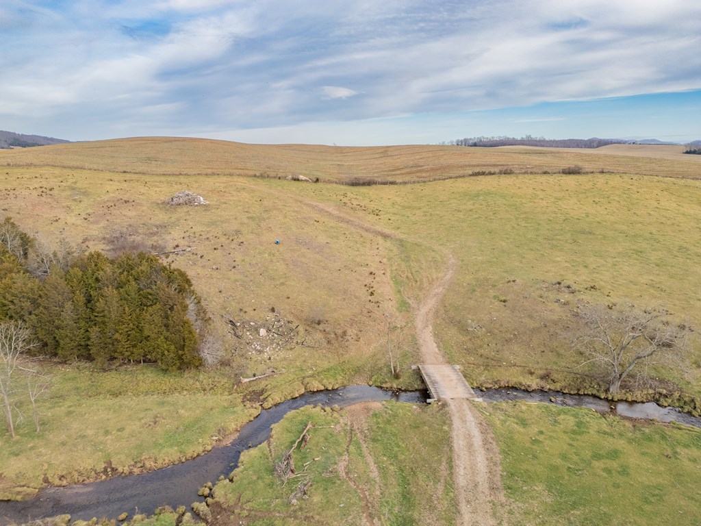 Max Meadows, Virginia 24360, United States, 2 Bedrooms Bedrooms, ,2 BathroomsBathrooms,Residential,Contingent,11515