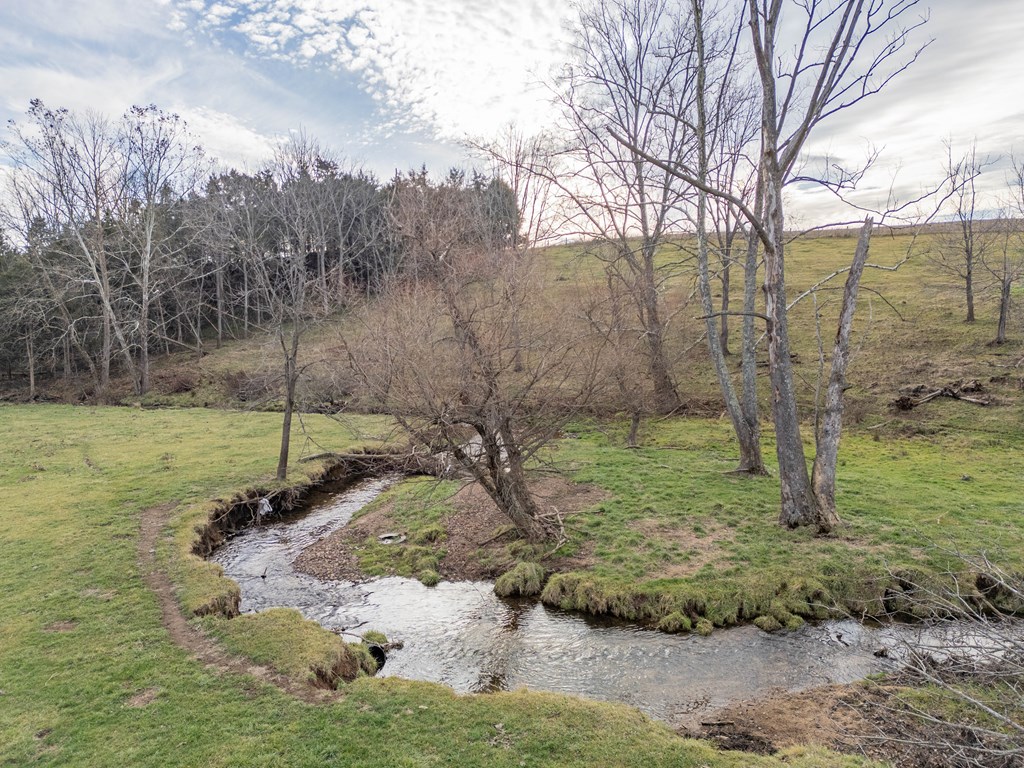 Max Meadows, Virginia 24360, United States, 2 Bedrooms Bedrooms, ,2 BathroomsBathrooms,Residential,Contingent,11515