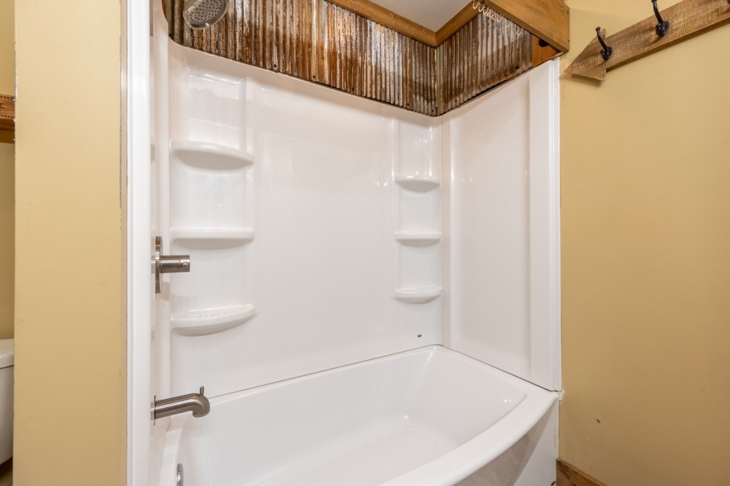 Max Meadows, Virginia 24360, United States, 2 Bedrooms Bedrooms, ,2 BathroomsBathrooms,Residential,Contingent,11515