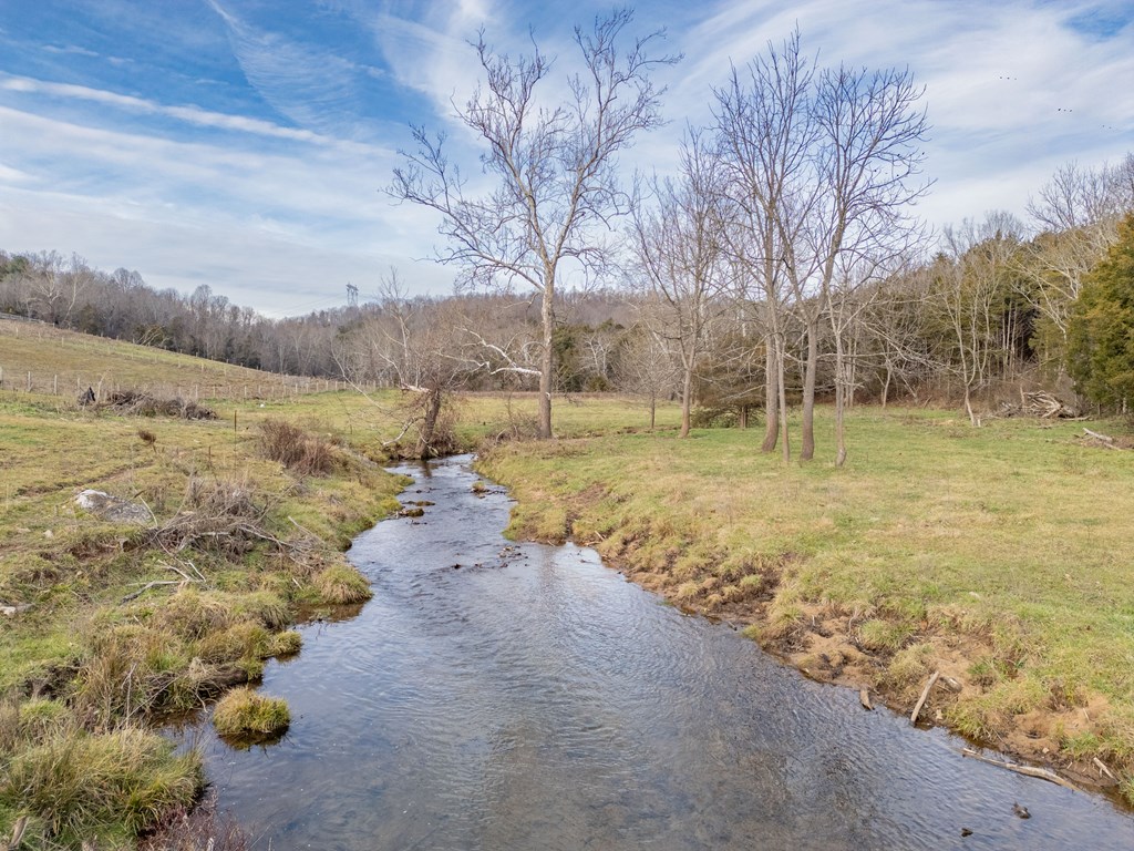 Max Meadows, Virginia 24360, United States, 2 Bedrooms Bedrooms, ,2 BathroomsBathrooms,Residential,Contingent,11515