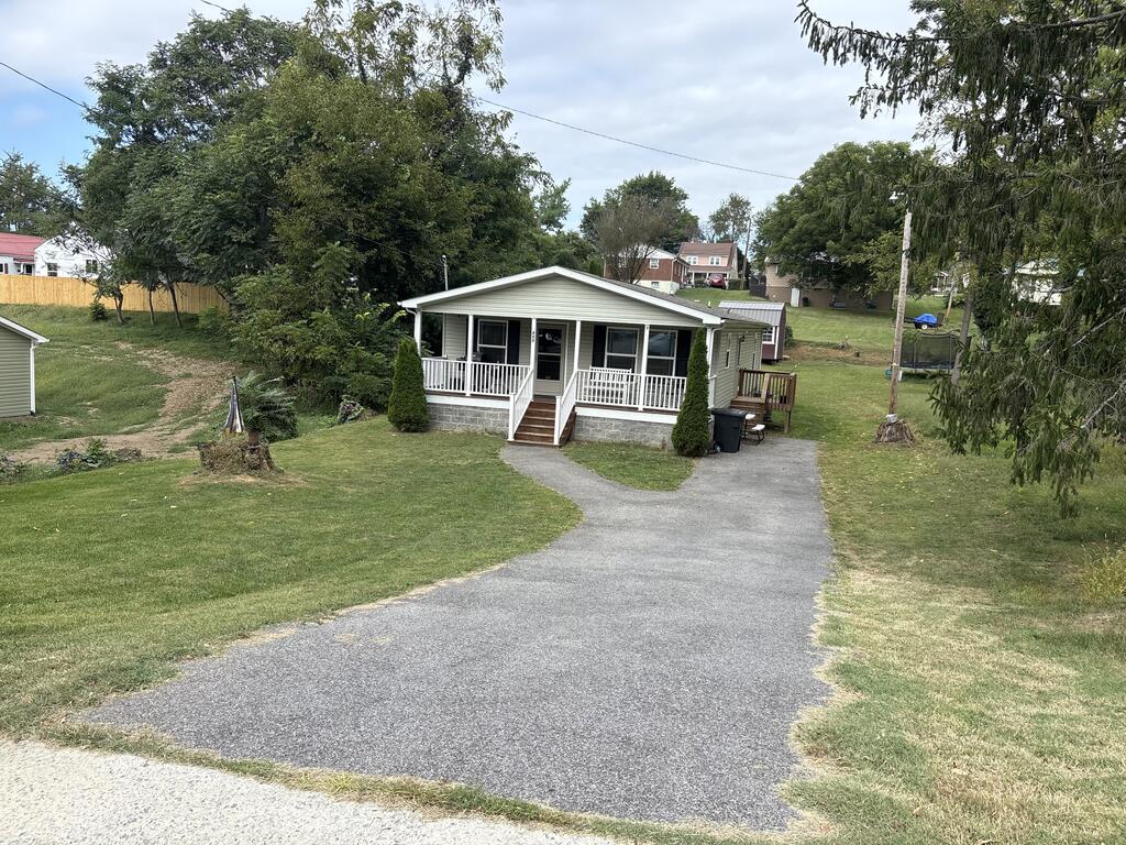 Photo of 450 Lexington Street, Wytheville, VA 24382 (MLS # 111913)
