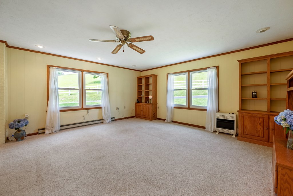 Max Meadows, Virginia 24360, United States, 3 Bedrooms Bedrooms, ,2 BathroomsBathrooms,Residential,Active,147715