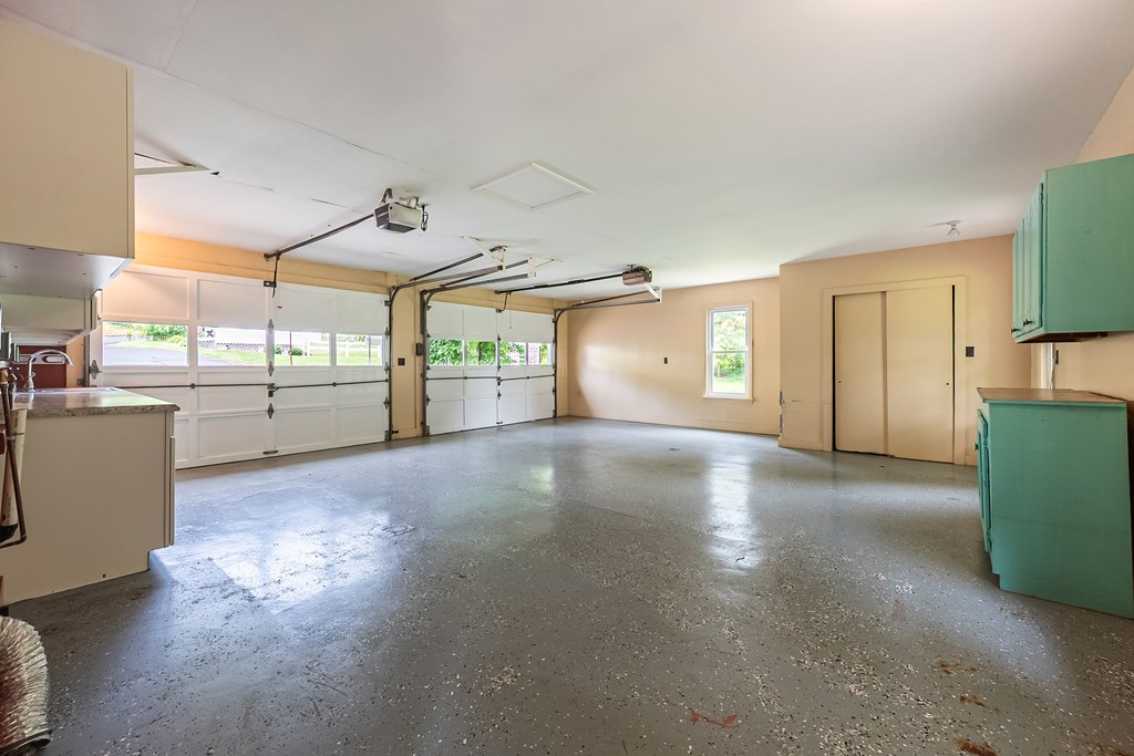 Max Meadows, Virginia 24360, United States, 3 Bedrooms Bedrooms, ,2 BathroomsBathrooms,Residential,Active,147715