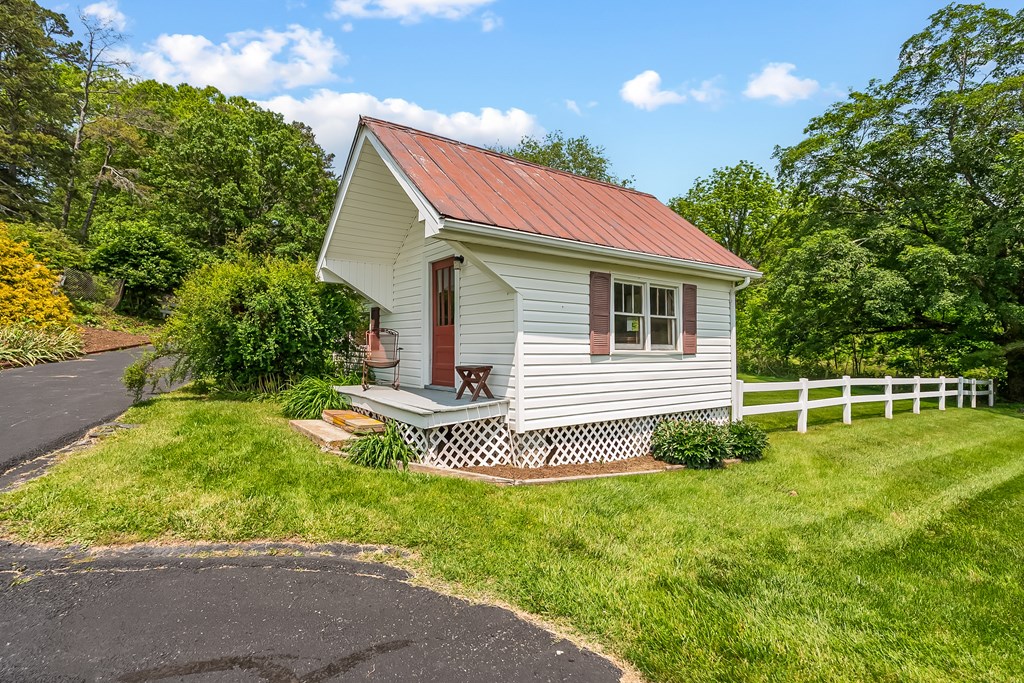 Max Meadows, Virginia 24360, United States, 3 Bedrooms Bedrooms, ,2 BathroomsBathrooms,Residential,Active,147715