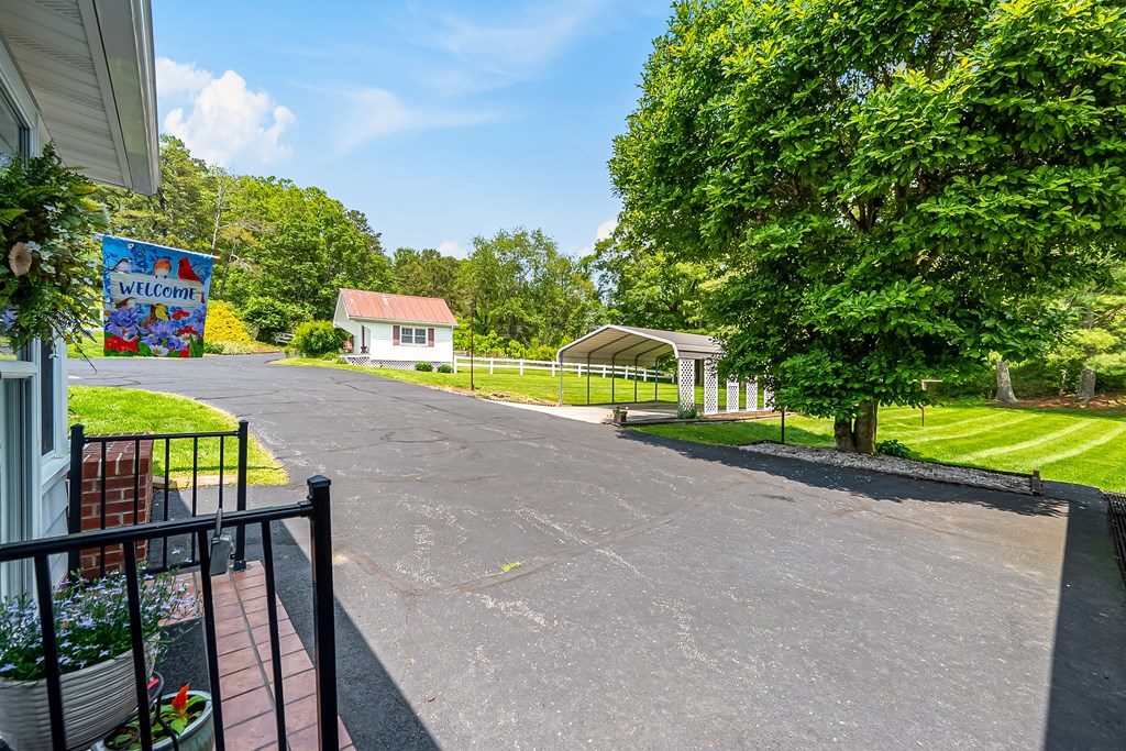 Max Meadows, Virginia 24360, United States, 3 Bedrooms Bedrooms, ,2 BathroomsBathrooms,Residential,Active,147715