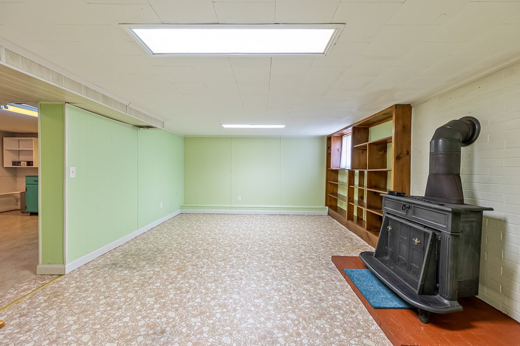 Max Meadows, Virginia 24360, United States, 3 Bedrooms Bedrooms, ,2 BathroomsBathrooms,Residential,Active,147715