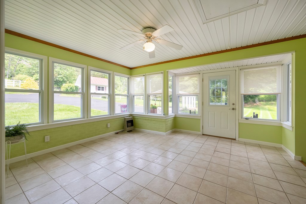 Max Meadows, Virginia 24360, United States, 3 Bedrooms Bedrooms, ,2 BathroomsBathrooms,Residential,Active,147715