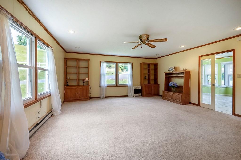 Max Meadows, Virginia 24360, United States, 3 Bedrooms Bedrooms, ,2 BathroomsBathrooms,Residential,Active,147715