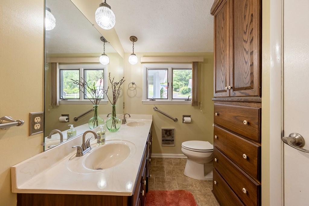 Max Meadows, Virginia 24360, United States, 3 Bedrooms Bedrooms, ,2 BathroomsBathrooms,Residential,Active,147715