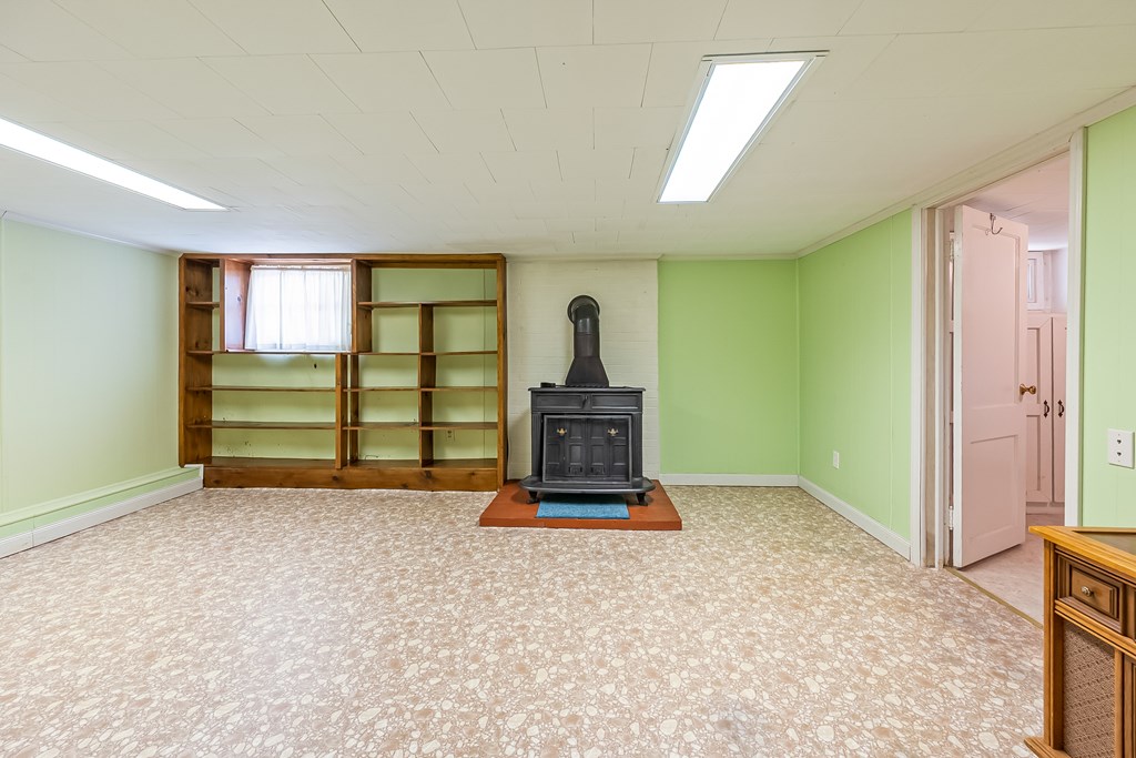 Max Meadows, Virginia 24360, United States, 3 Bedrooms Bedrooms, ,2 BathroomsBathrooms,Residential,Active,147715