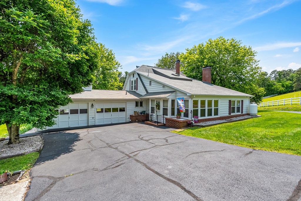 Max Meadows, Virginia 24360, United States, 3 Bedrooms Bedrooms, ,2 BathroomsBathrooms,Residential,Active,147715