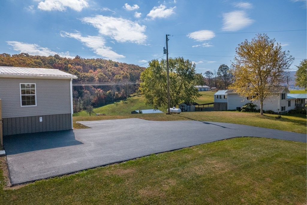 Photo of 489 Rural Retreat Lake Rd, Rural Retreat, VA 24368 (MLS # 103824)