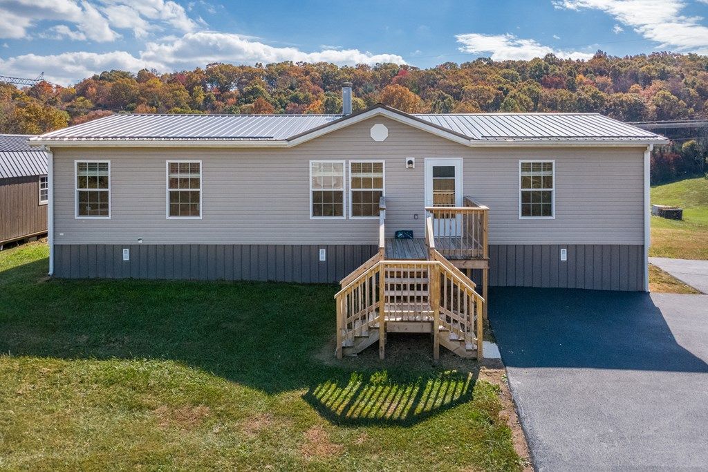 Photo of 489 Rural Retreat Lake Rd, Rural Retreat, VA 24368 (MLS # 103824)