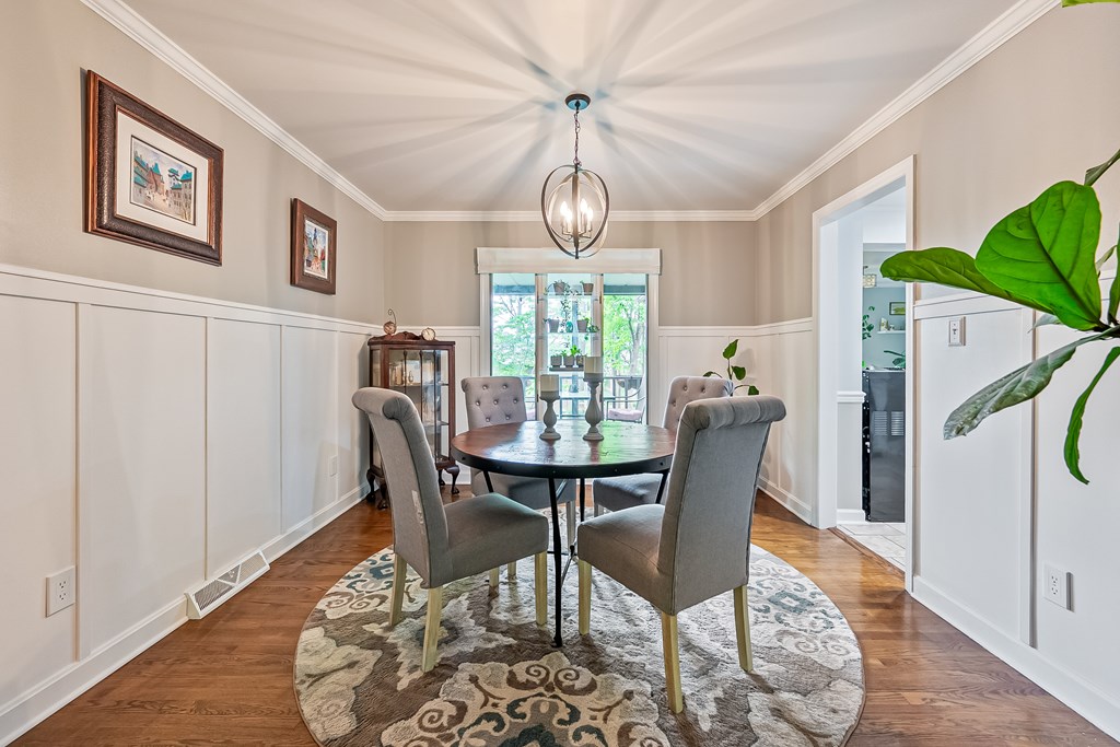 Wytheville, Virginia 24382, United States, 4 Bedrooms Bedrooms, ,3 BathroomsBathrooms,Residential,Pending,134036