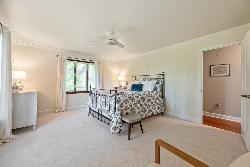 Wytheville, Virginia 24382, United States, 4 Bedrooms Bedrooms, ,3 BathroomsBathrooms,Residential,Pending,134036