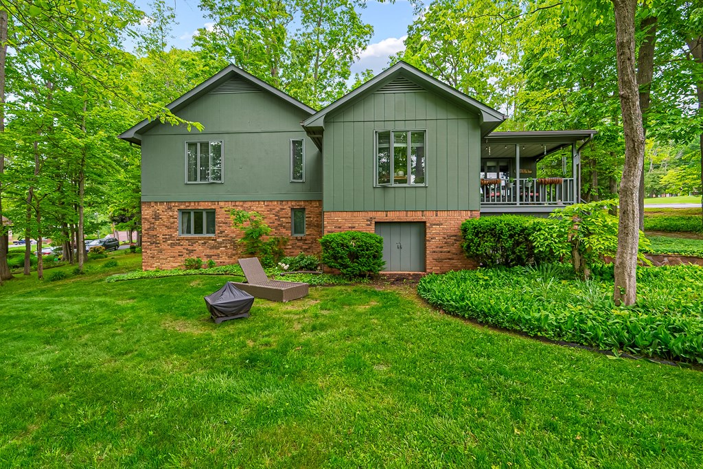 Wytheville, Virginia 24382, United States, 4 Bedrooms Bedrooms, ,3 BathroomsBathrooms,Residential,Pending,134036