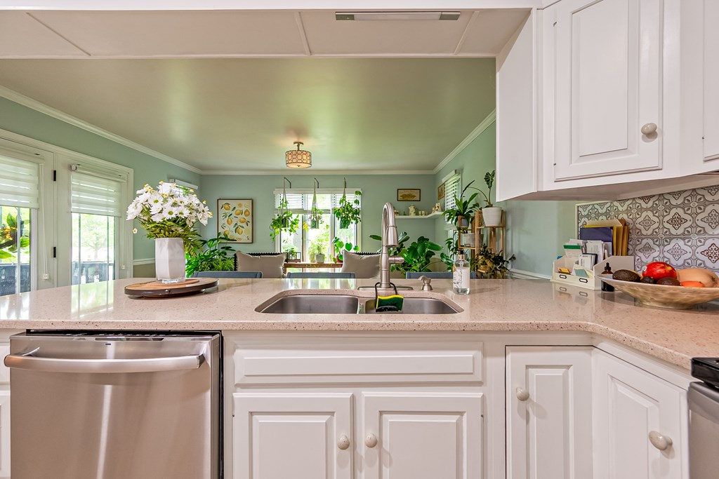 Wytheville, Virginia 24382, United States, 4 Bedrooms Bedrooms, ,3 BathroomsBathrooms,Residential,Pending,134036