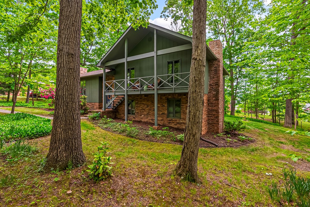 Wytheville, Virginia 24382, United States, 4 Bedrooms Bedrooms, ,3 BathroomsBathrooms,Residential,Pending,134036