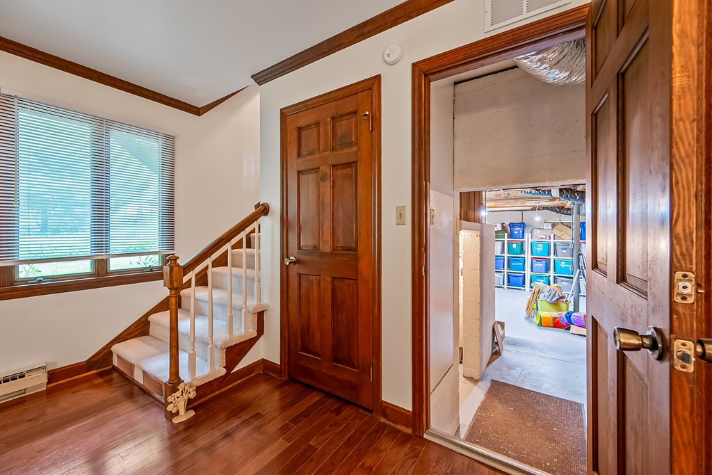 Wytheville, Virginia 24382, United States, 4 Bedrooms Bedrooms, ,3 BathroomsBathrooms,Residential,Pending,134036