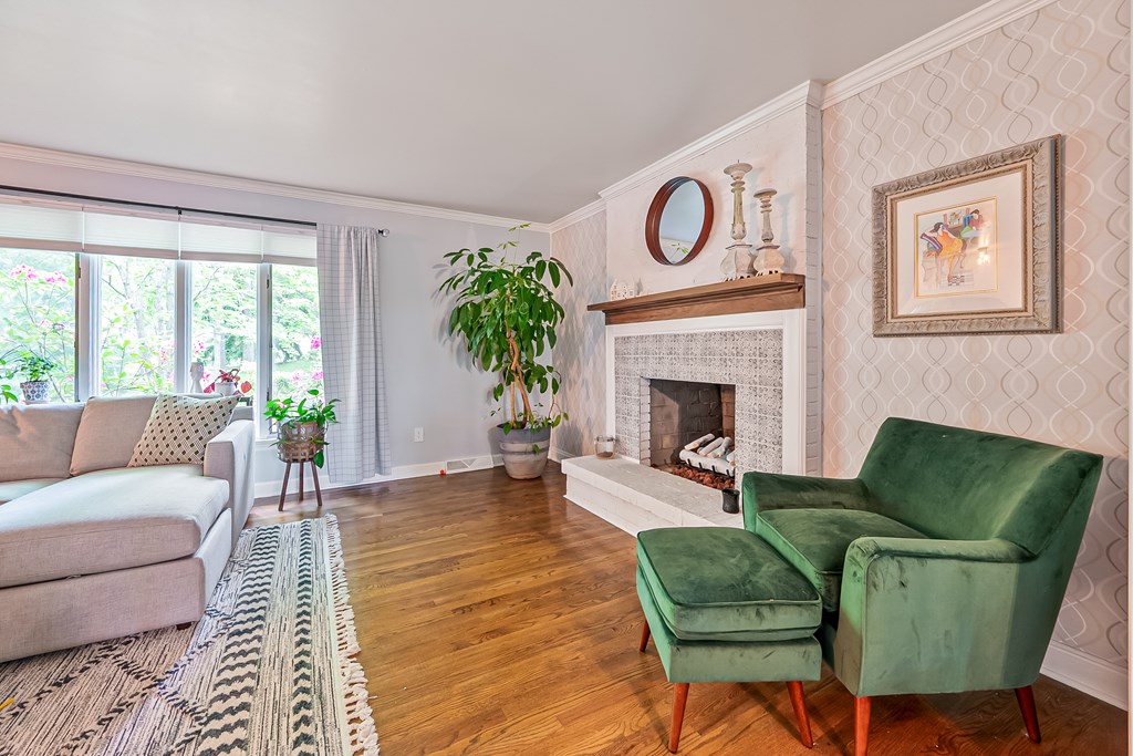 Wytheville, Virginia 24382, United States, 4 Bedrooms Bedrooms, ,3 BathroomsBathrooms,Residential,Pending,134036