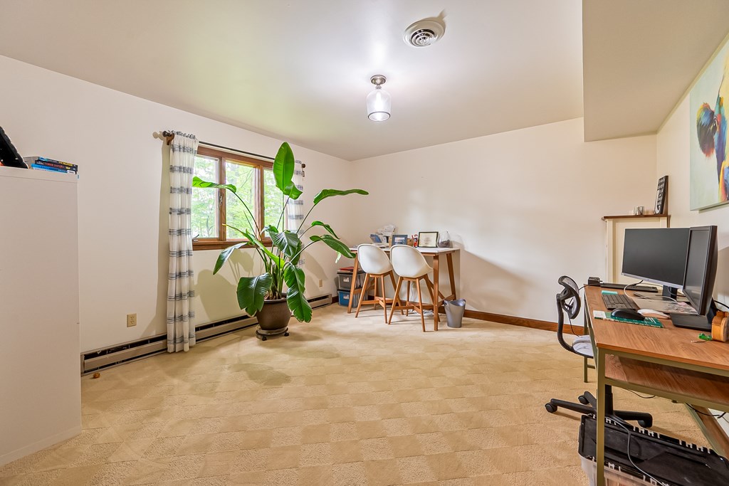 Wytheville, Virginia 24382, United States, 4 Bedrooms Bedrooms, ,3 BathroomsBathrooms,Residential,Pending,134036