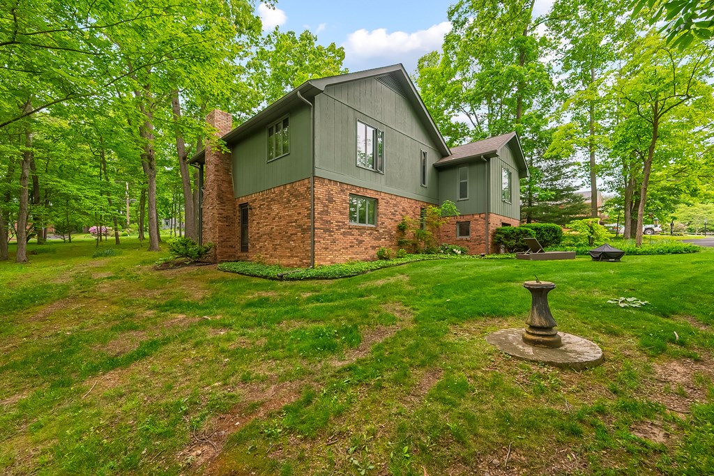 Wytheville, Virginia 24382, United States, 4 Bedrooms Bedrooms, ,3 BathroomsBathrooms,Residential,Pending,134036