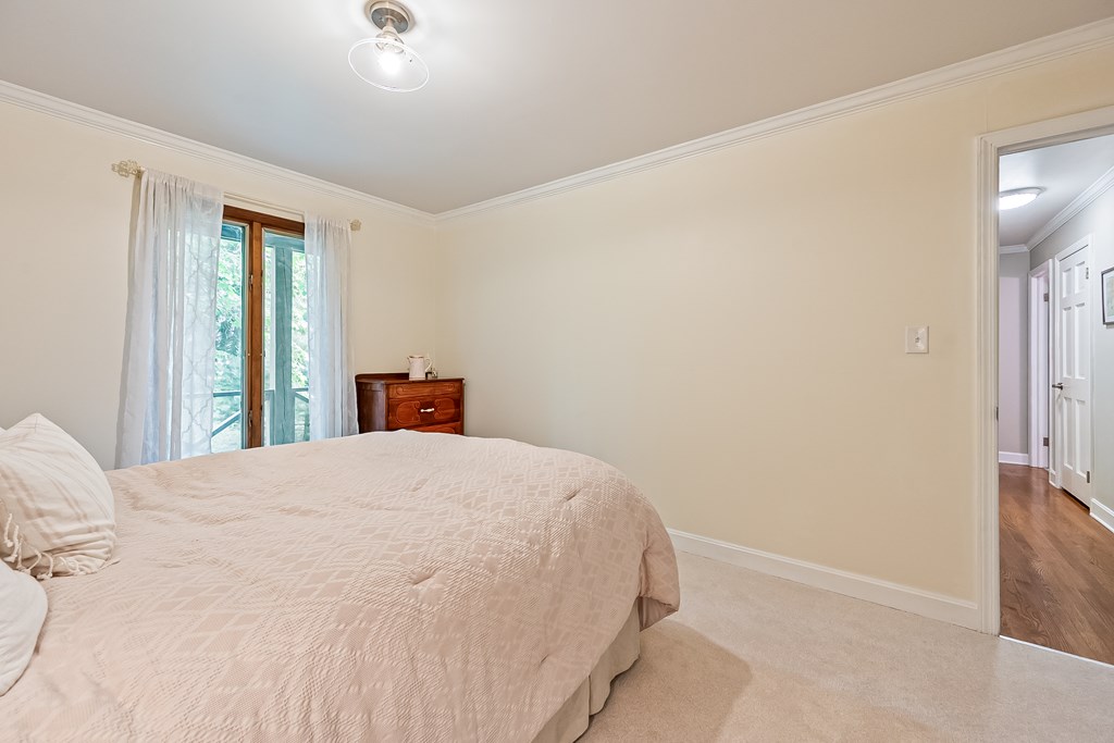 Wytheville, Virginia 24382, United States, 4 Bedrooms Bedrooms, ,3 BathroomsBathrooms,Residential,Pending,134036