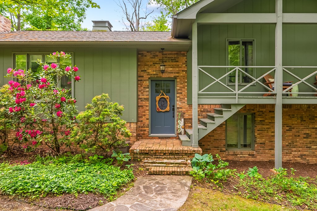 Wytheville, Virginia 24382, United States, 4 Bedrooms Bedrooms, ,3 BathroomsBathrooms,Residential,Pending,134036