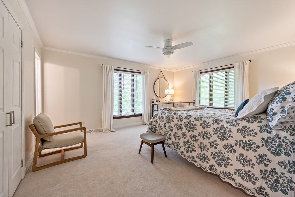 Wytheville, Virginia 24382, United States, 4 Bedrooms Bedrooms, ,3 BathroomsBathrooms,Residential,Pending,134036