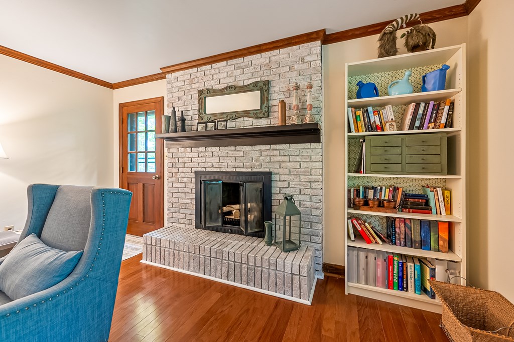 Wytheville, Virginia 24382, United States, 4 Bedrooms Bedrooms, ,3 BathroomsBathrooms,Residential,Pending,134036