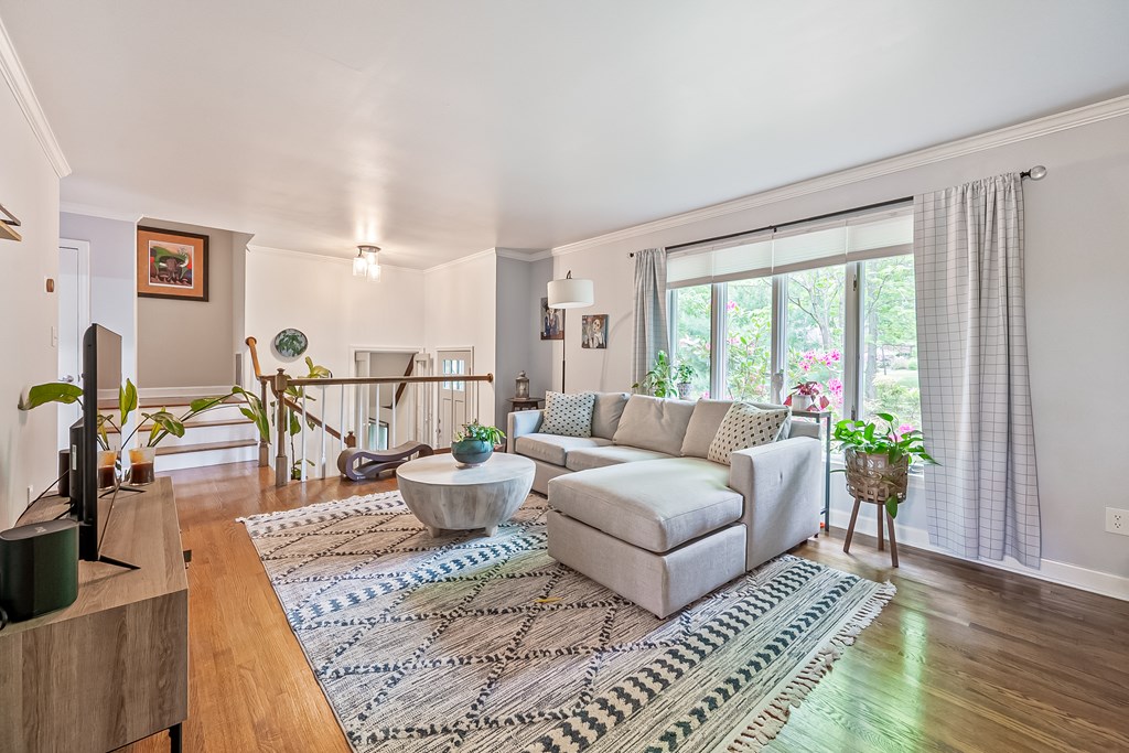 Wytheville, Virginia 24382, United States, 4 Bedrooms Bedrooms, ,3 BathroomsBathrooms,Residential,Pending,134036