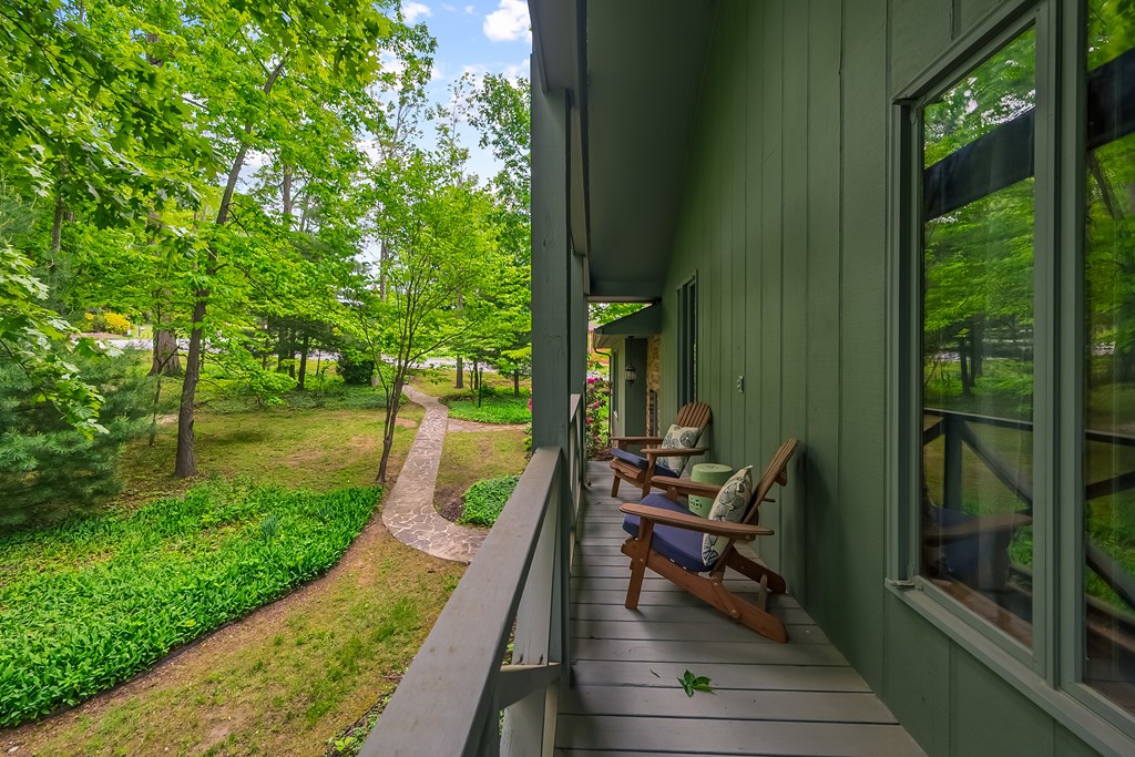 Wytheville, Virginia 24382, United States, 4 Bedrooms Bedrooms, ,3 BathroomsBathrooms,Residential,Pending,134036