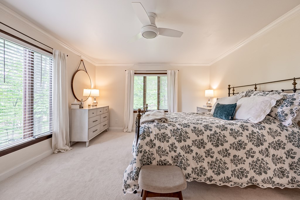 Wytheville, Virginia 24382, United States, 4 Bedrooms Bedrooms, ,3 BathroomsBathrooms,Residential,Pending,134036